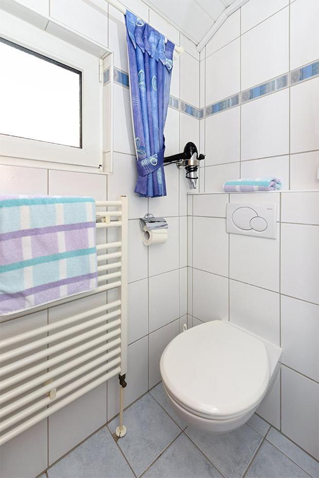 Ferienwohnungen Im Haus Nordseebrise นอยฮาร์ลิงเงอซีล ภายนอก รูปภาพ